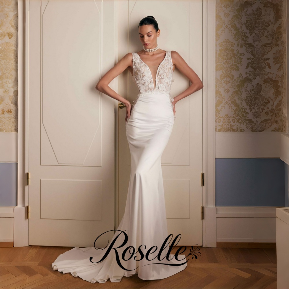 Wedding Qw - ชุดแต่งงานทรงเมอร์เมดคอวีผ้าลูกไม้ ROSELLE แต่งดอกไม้ เปิดหลัง แขนกุด พร้อมชายกระโปรงยาว
