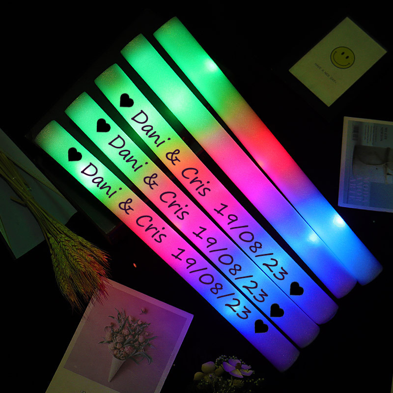 Wedding Supply In Bulk - 12/30/60Pcs LED Glow Sticks จํานวนมากที่มีสีสัน RGB